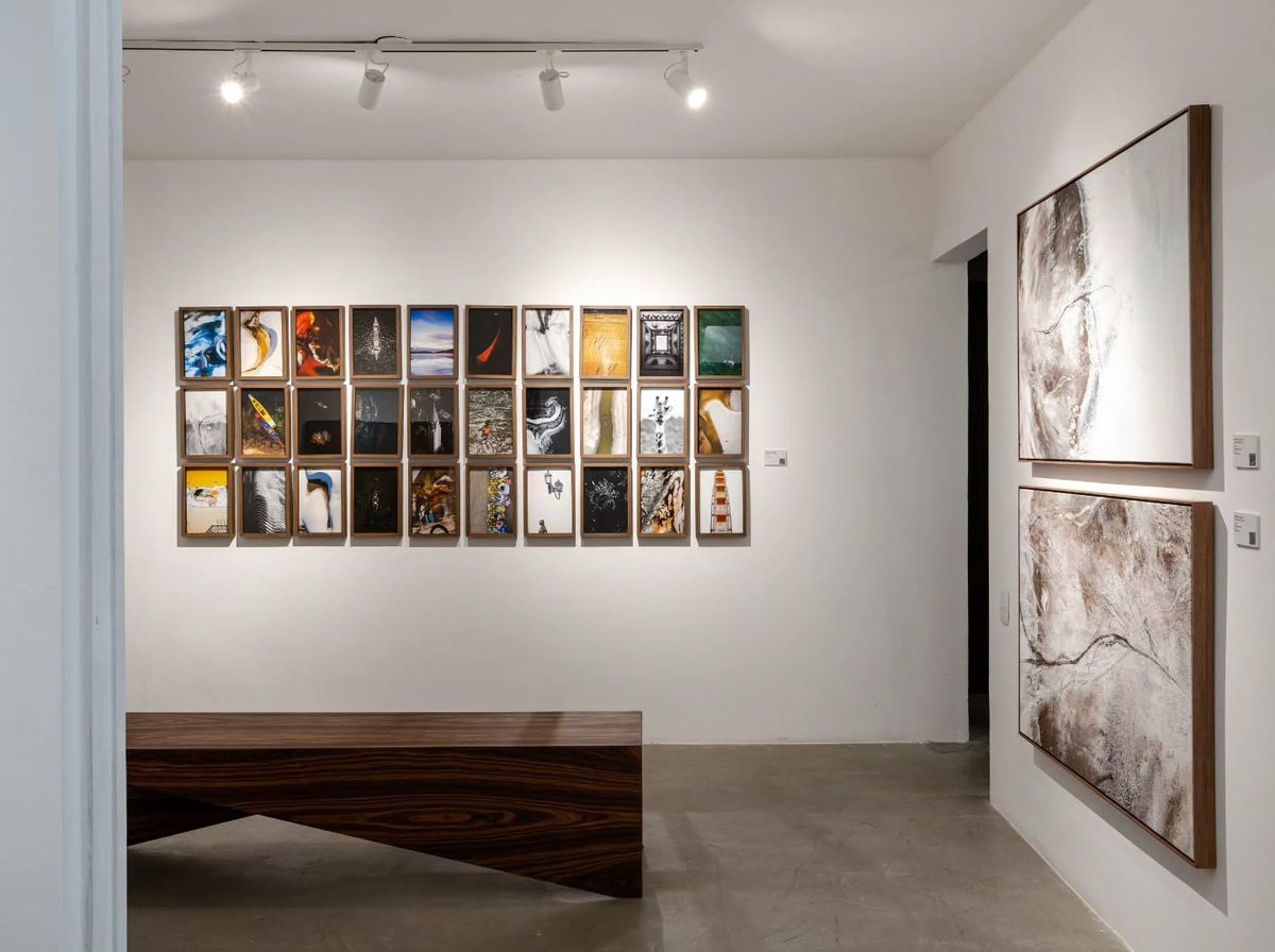 Installation view of VINTE E UM, by Lu Brito