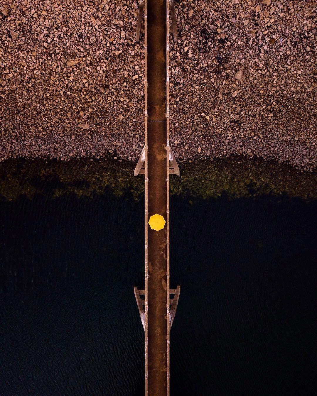 Lu Brito, Guarda-chuva amarelo